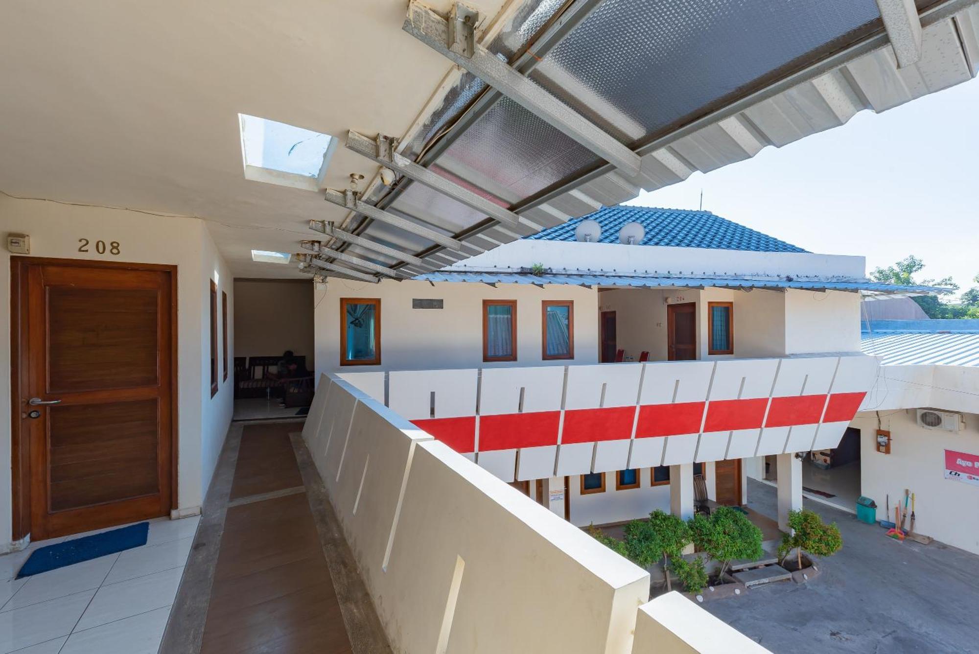 Hotel RedDoorz near Pasar Pagi Cirebon 2 Zewnętrze zdjęcie